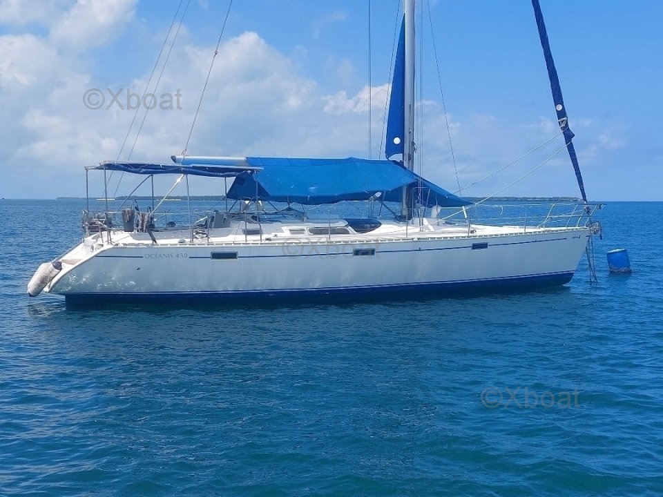 Voilier d'occasion OCEANIS 430