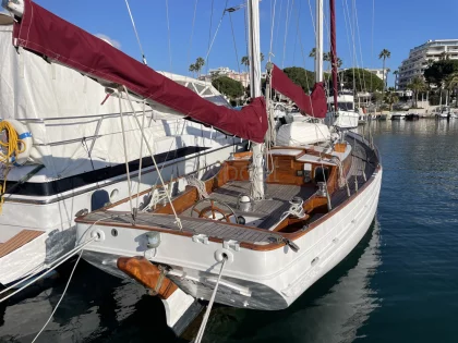 KETCH CLASSIC BOAT