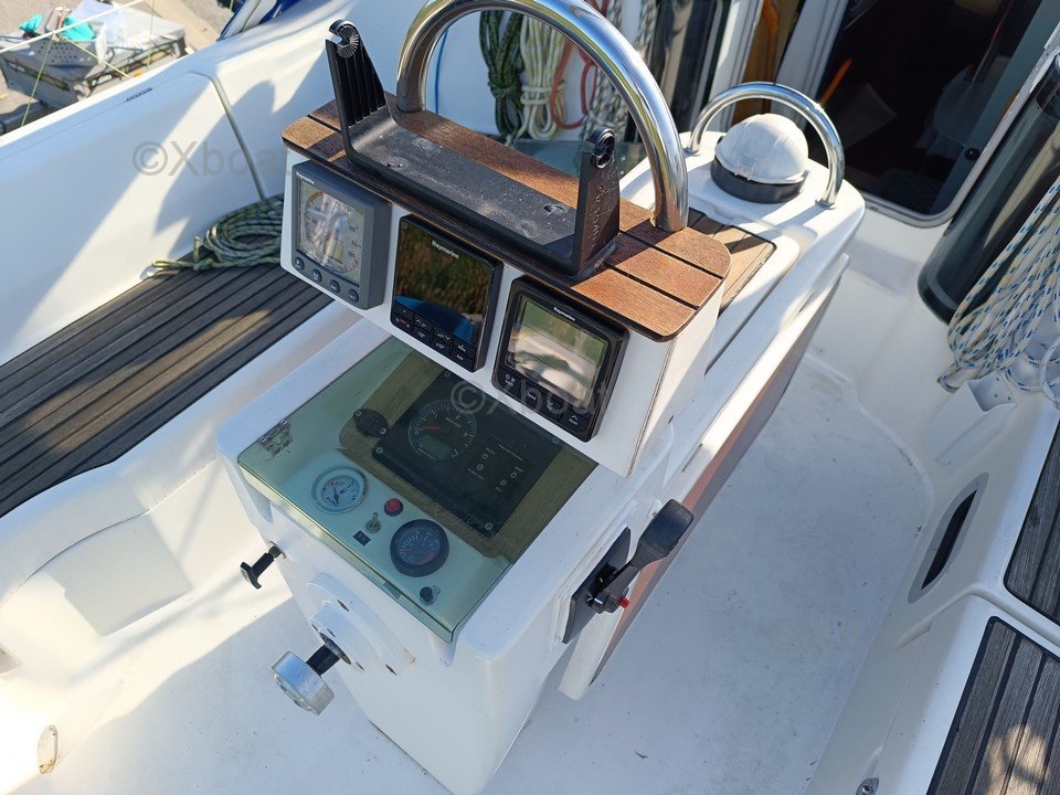 Voilier d'occasion OCEANIS 351