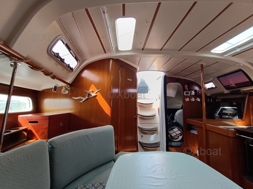 Voilier d'occasion OCEANIS 351