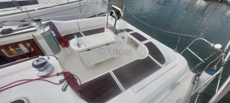 Voilier d'occasion OCEANIS 351 cockpit