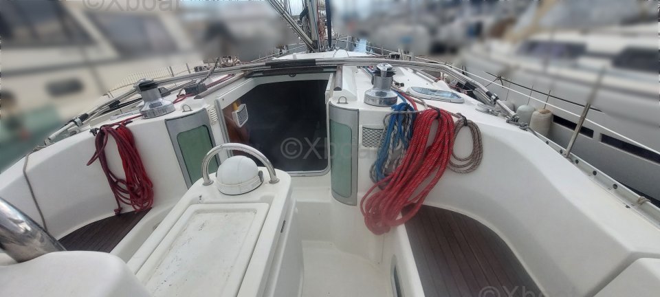 Voilier d'occasion OCEANIS 351 cockpit